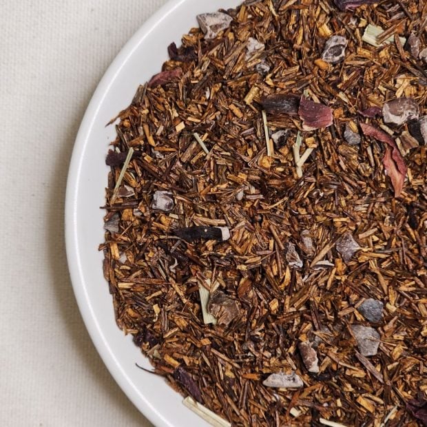 Rooibos Kalahari na talerzyku.