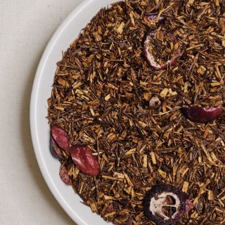 Rooibos Żurawina - Wanilia na talerzyku.